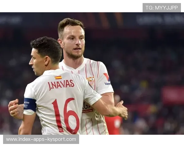 塞维利亚—恩内斯里背身拿球转身冷静推射