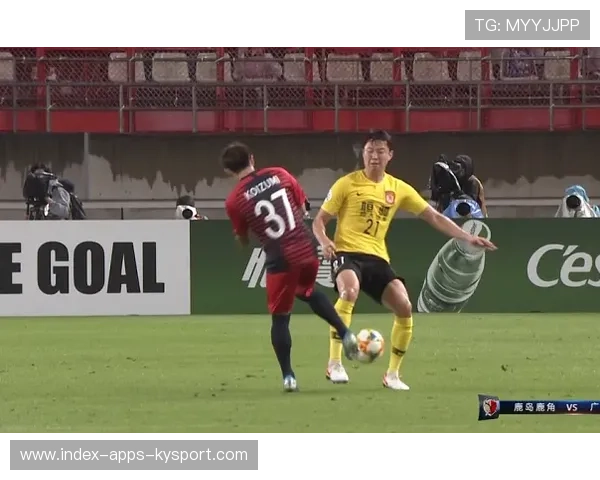 莱奥外脚背传中队友门前补射得分